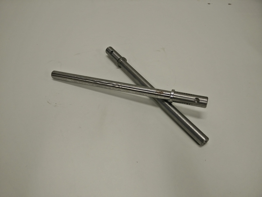 As Ø 18 mm met borstlengte 17 cm
