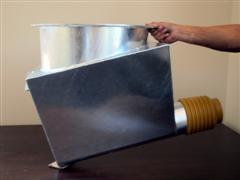 [MVB 0102 SU 0015] Meelvijzelbak met uitloop onder 15° t.b.v. vijzel van Ø 102 mm