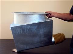 [MVB 150 SU 0010] Meel vijzelbak met uitloop onder 10° t.b.v. vijzel van Ø 150 mm