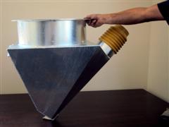 [MVB 0150 SU 0045] Meelvijzelbak met uitloop onder 45° t.b.v. vijzel van Ø 150 mm (prijs is inclusief verzending op pallet)