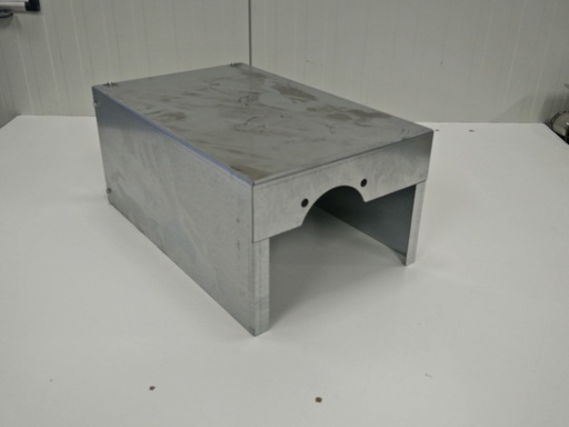 [VYZ 102 LA 0280] Regenkap voor de motor t.b.v. transportschroef Ø 102 mm